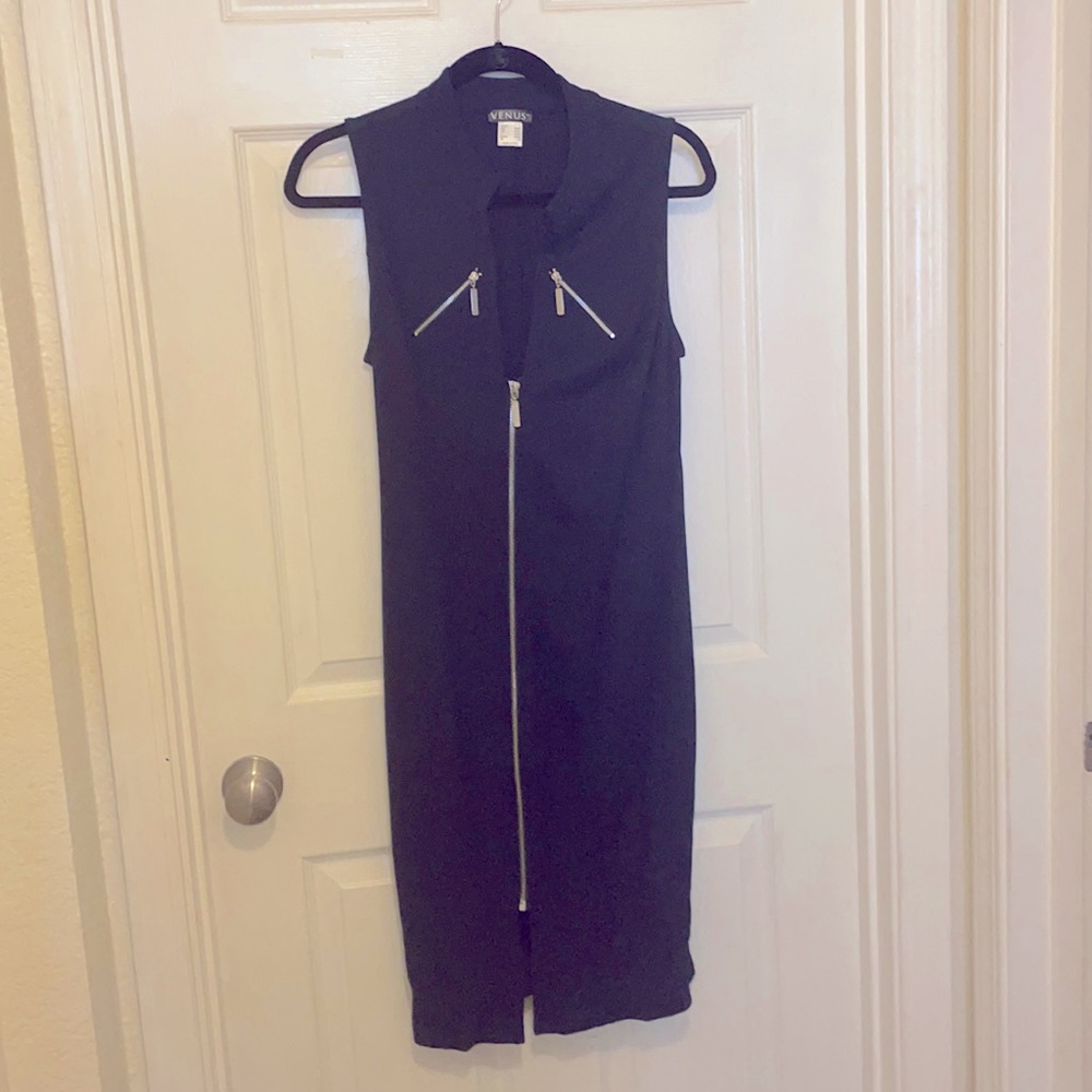Sleeveless dress